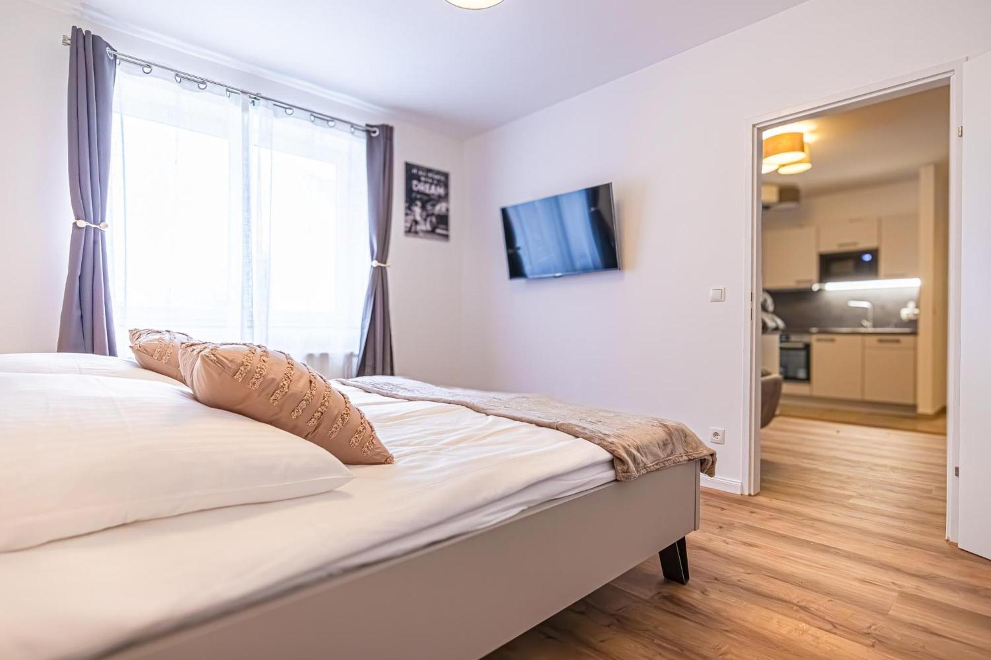 Charming 1Br And 1Lr Apt Modern Design Donaustadt Wien Eksteriør billede