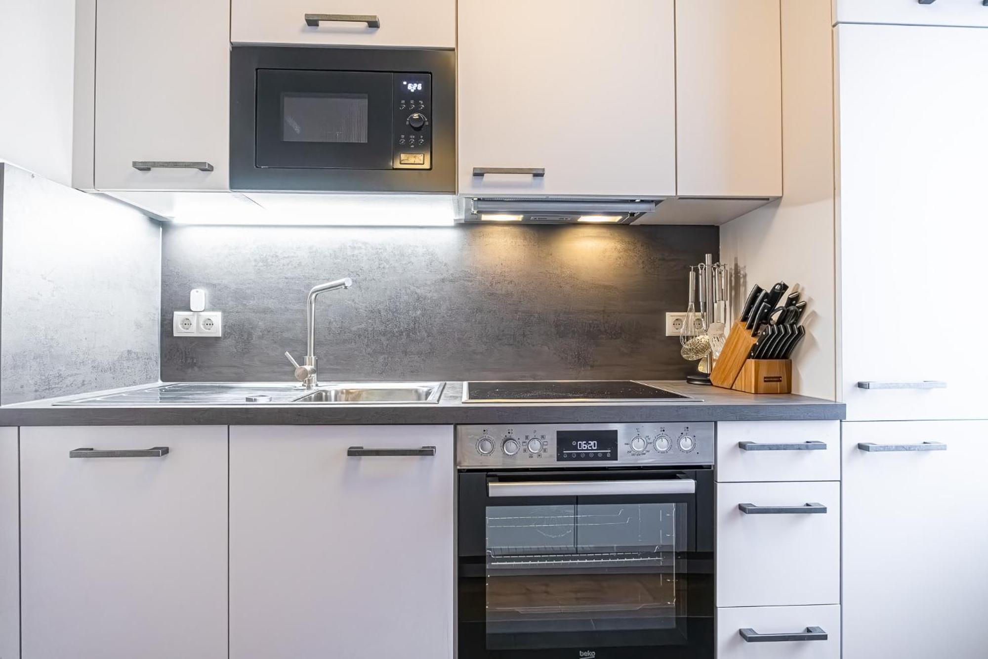 Charming 1Br And 1Lr Apt Modern Design Donaustadt Wien Eksteriør billede