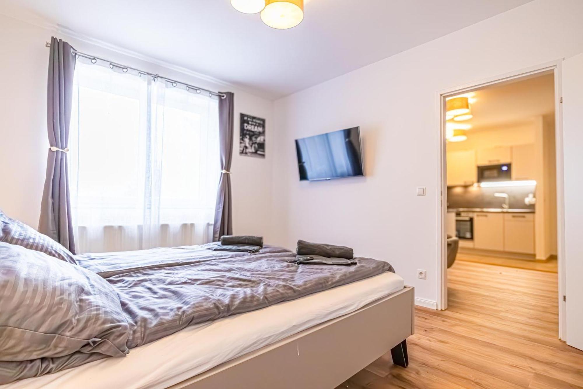 Charming 1Br And 1Lr Apt Modern Design Donaustadt Wien Eksteriør billede